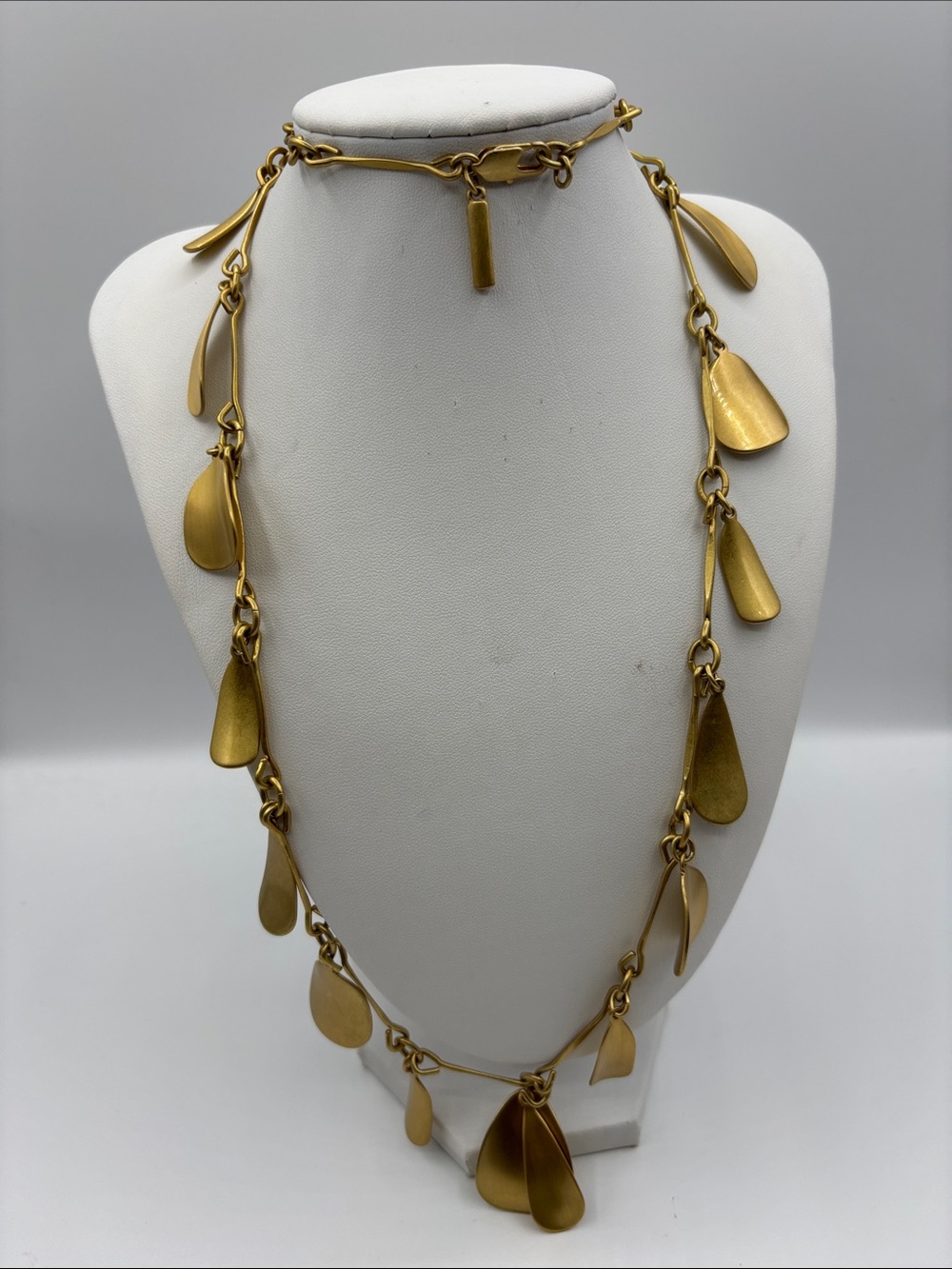 Ellen Tracy Gold Dangling Teardrop Link Necklace JP471
